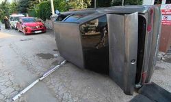 OTOMOBİL YAN YATTI