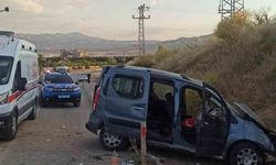 TRAFİK KAZASINDA YARALILAR VAR