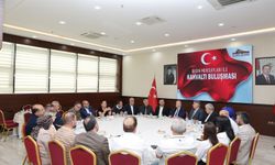 VALİ HATİPOĞLU GAZETECİLERLE BİR ARAYA GELDİ