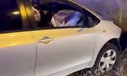 OTOMOBİLLER ÇARPIŞTI