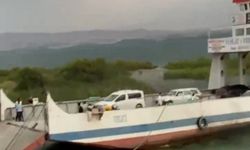 FIRTINA FERİBOTUN İSKELEYE YANAŞMASINA İZİN VERMEDİ