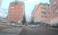 İKİ OTOMOBİL ÇARPIŞTI