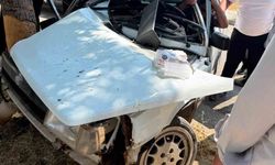 OTOMOBİL AĞACA ÇARPTI