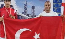 BATUM’DA İSTİKLAL MARŞIMIZI DİNLETTİ