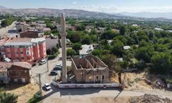 300 YILLIK TARİHİ CAMİ 6 YILDIR RESTORE EDİLMEYİ BEKLİYOR