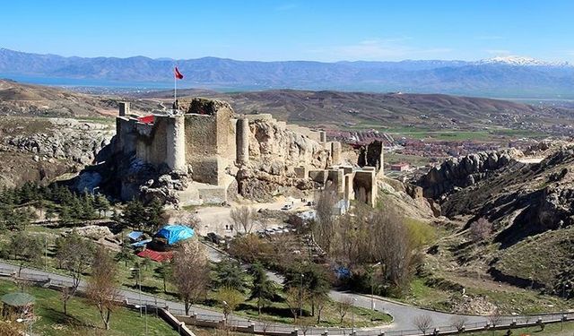 “HARPUT KALESİ’NDE YERLEŞİM M.Ö. 3 BİN”                       