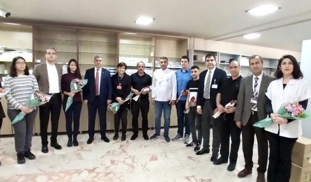 Dünya Eczacılar Günü Dolayısıyla Fırat Üniversitesi Hastanesinde Kutlama Yapıldı