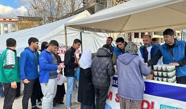 ELAZIĞ BELEDİYESİ DEPREMZEDELERİN YANINDA OLMAYA DEVAM EDİYOR!