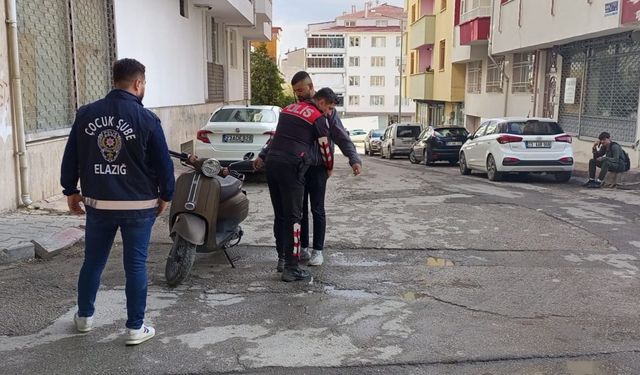 ELAZIĞ’DA POLİS EKİPLERİ OKUL ÖNLERİNİ BOŞ BIRAKMIYOR