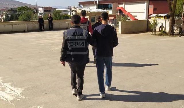 ELAZIĞ’DA 16 YIL KESİNLEŞMİŞ HAPİS CEZASI BULUNAN 2 ZANLI TUTUKLANDI