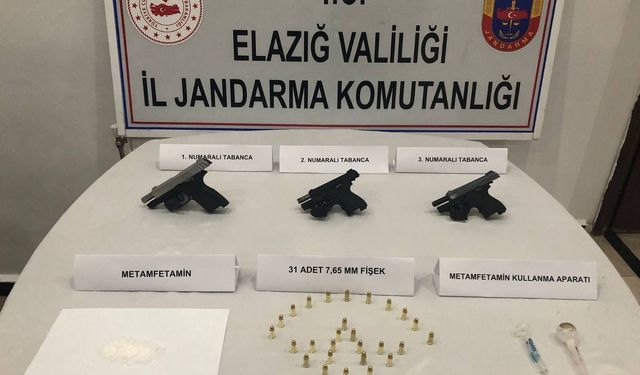 ELAZIĞ’DA RUHSATSIZ SİLAH VE UYUŞTURUCU OPERASYONU: 2 GÖZALTI 