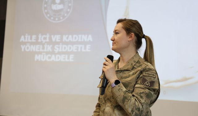 ÖĞRETMENLERE, 'KADINA YÖNELİK ŞİDDETLE MÜCADELE' SEMİNERİ VERİLDİ 