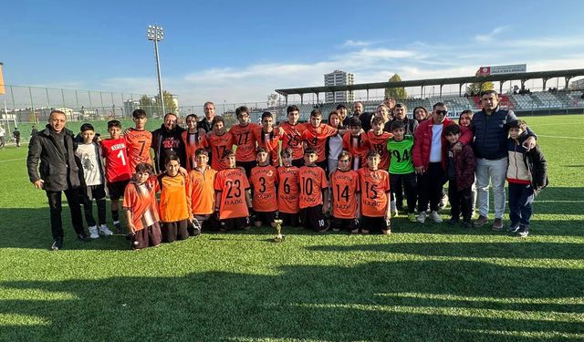 ELAZIĞ U14 LİGİ’NDE ŞAMPİYON YOLSPOR 