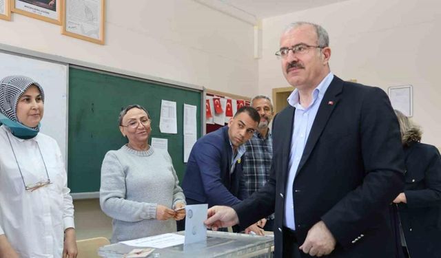 ELAZIĞ VALİSİ TORAMAN: “SANDIK BÖLGELERİNDE 6 BİNİN ÜZERİNDE KOLLUK PERSONELİ GÖREV BAŞINDA”