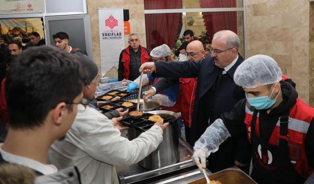 VALİ TORAMAN, VATANDAŞLARLA İFTAR PROGRAMINDA BULUŞTU