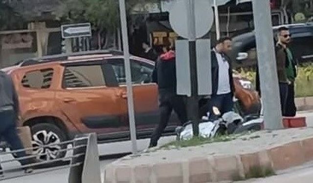 ELAZIĞ’DA OTOMOBİL MOTOSİKLETE ÇARPTI: 1 YARALI