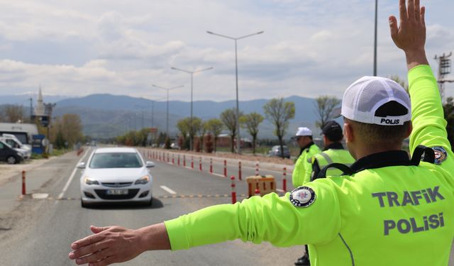 BAYRAM TATİLİ DÖNÜŞÜNDE TRAFİK DENETİMLERİ ARTTI