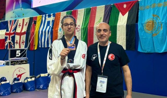 TAEKWONDO’DA ELAZIĞ’A 2 MADALYA