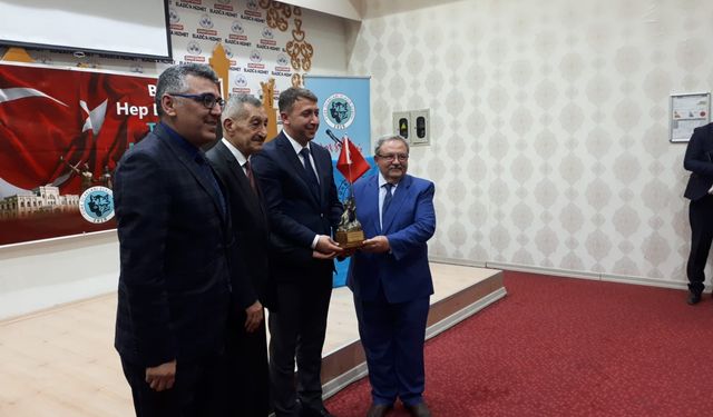 “ARAŞTIRMA ÜNİVERSİTELERİ VE FIRAT ÜNİVERSİTESİ’NİN GELECEK VİZYONU” KONFERANSI