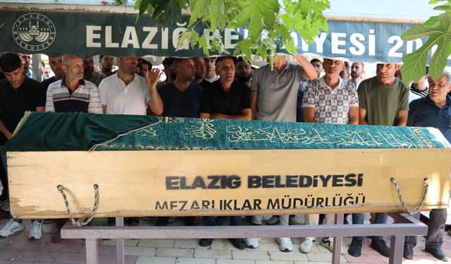 GENÇ KIZ, GÖZYAŞLARI İÇERİSİNDE SON YOLCULUĞUNA UĞURLANDI