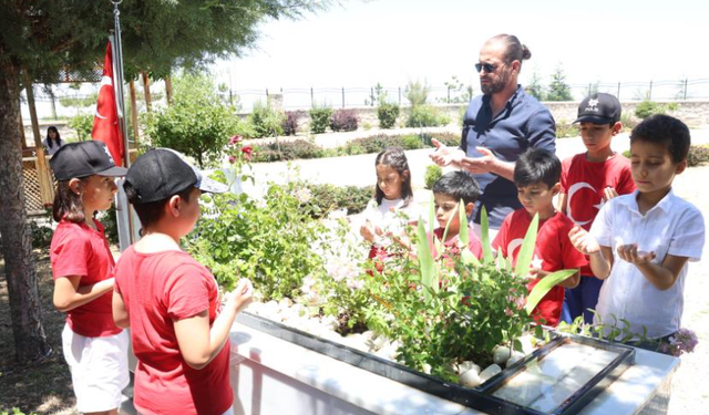 ''OĞLUM GAFFAR OKKAN'IN YANINDAYDI, O SALDIRIDAN 10 DAKİKA İLE KURTULMUŞTU''