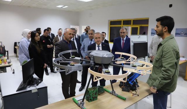 VALİ HATİPOĞLU FÜ’DE BULUNAN TUSAŞ LABORATUVARINI İNCELEDİ