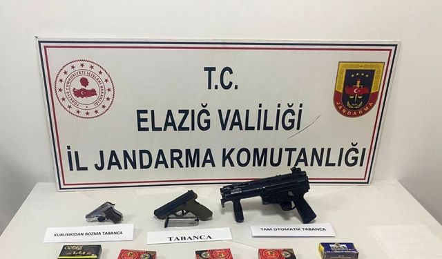 ELAZIĞ'DA BİR İŞLETMEDE YAPILAN ARAMADA RUHSATSIZ TABANCA ELE GEÇİRİLDİ