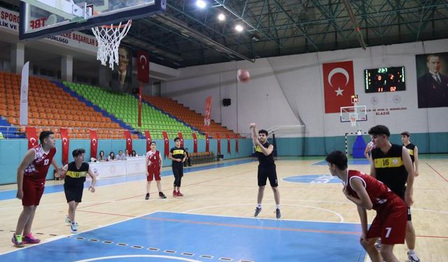 ELAZIĞ’DA U18 BASKETBOL YEREL LİG MÜCADELESİ SONA ERDİ