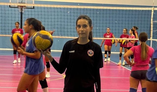 ELAZIĞLI VOLEYBOLCU, İTALYA'YA TRANSFER OLUYOR