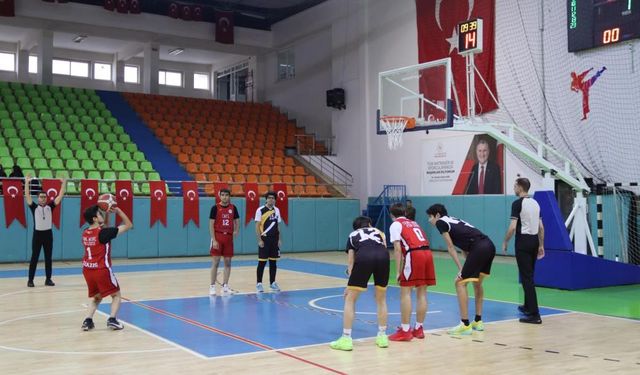 ELAZIĞ’DA BASKETBOL VE GÜREŞ MÜSABAKALARI TAMAMLANDI