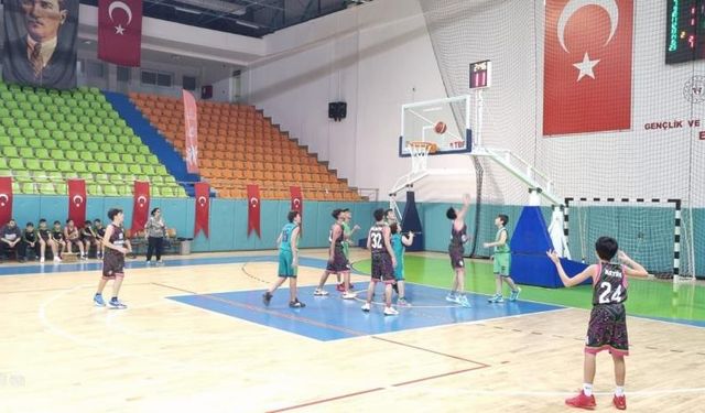 ELAZIĞ’DA BASKETBOL U14 YEREL LİG MÜCADELESİ SONA ERDİ