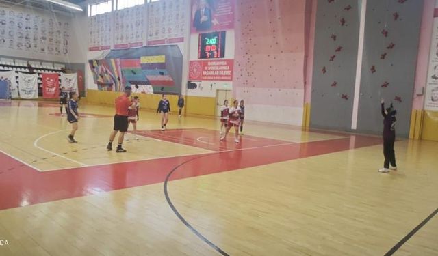 ELAZIĞ’DA ŞAMPİYON BİNGÖL SPOR LİSESİ