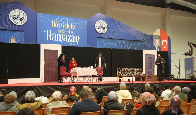 RAMAZAN ETKİNLİKLERİNDE TİYATRO OYUNU SAHNELENDİ
