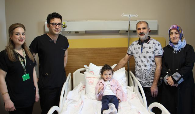 24 AYLIK BEBEKTEN 1.5 SANTİMLİK TAŞ ALINDI