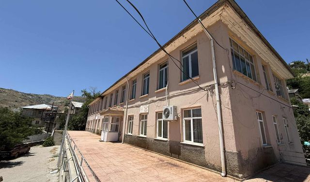 MADEN ESKİ SSK HASTANESİ PAZARDA!