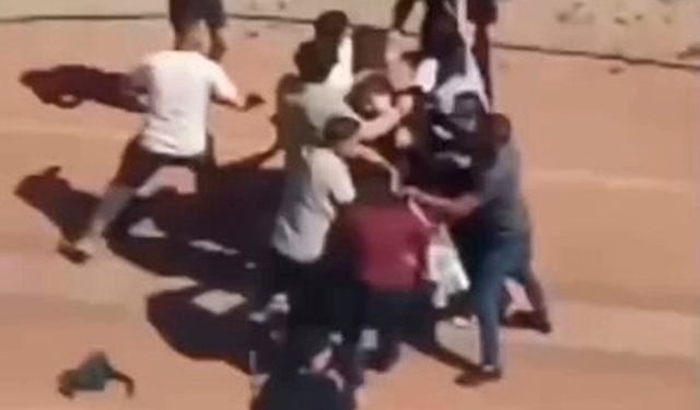 ÇOCUKLARIN KAVGASINA AİLELER KARIŞTI
