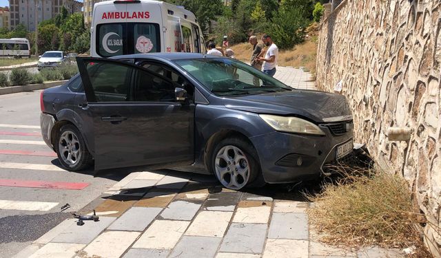 TRAFİK KAZASI: 1 YARALI