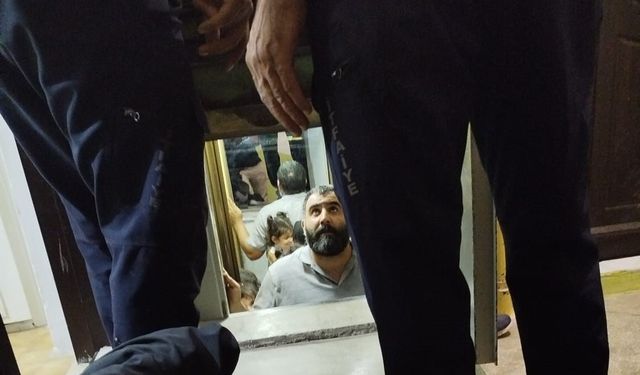 AİLE ASANSÖRDE MAHSUR KALDI