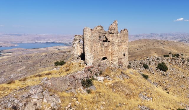 MOR AHRON MANASTIRI'NDA BULUŞTULAR