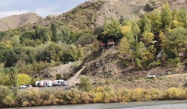 PİKNİĞE GİTTİLER, NEHİR DE MAHSUR KALDILAR