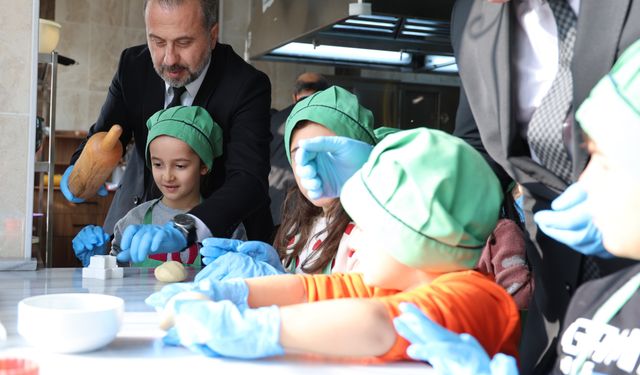 MİNİK ŞEFLER YETENEKLERİNİ SERGİLEDİ