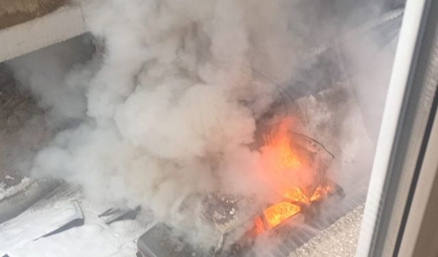 TOFAŞ ARAÇ ALEVLERE TESLİM OLDU