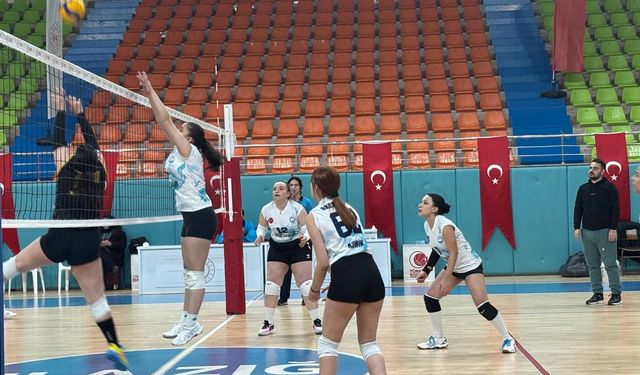 YILDIZ KADINLAR  VOLEYBOL İL BİRİNCİLİĞİ TAMAMLANDI