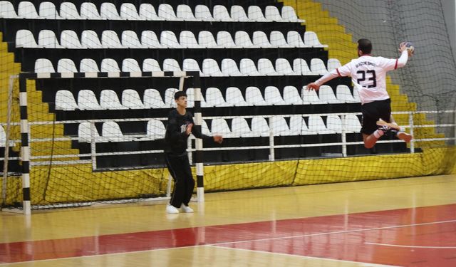 ELAZIĞ GSK HENTBOL TAKIMI 7'DE 7 YAPTI