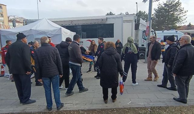 BIÇAKLI KAVGA: 1 YARALI