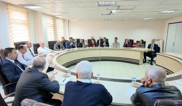 KAMU HASTANELERİ HİZMETLERİ DEĞERLENDİRİLDİ