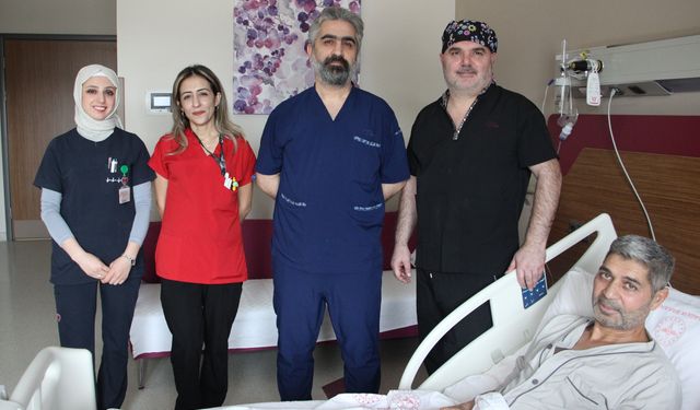 AMELİYATLA SAĞLIĞINA KAVUŞTU