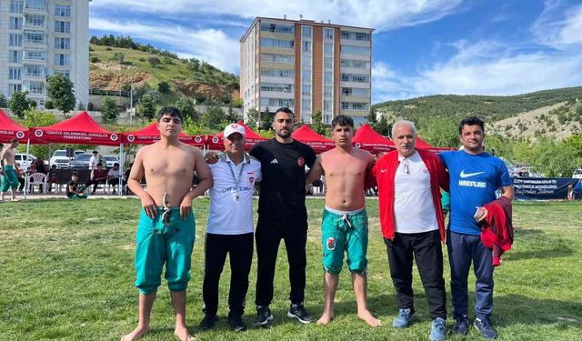 TÜRKİYE ŞAMPİYONASI'NDA İKİNCİ OLDU