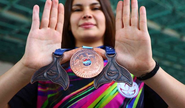 ZEYNEP BAŞARILARINI SÜRDÜRÜYOR