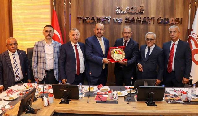 DIŞ TİCARETİ GELİŞTİRECEK ADIMLAR ATIYORUZ